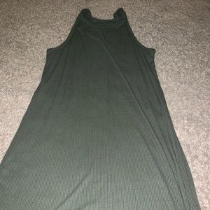a green midi dress